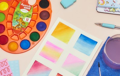 Aquarela em pastilha para uso escolar ou prática de artesanato. Aquarela em pastilha para uso escolar ou prática de artesanato.